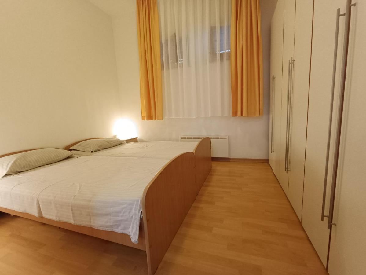Apartment Riba Ankaran Exteriör bild
